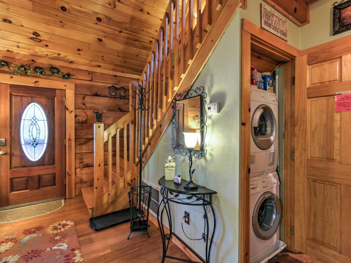 Cozy Nest Gatlinburg Cabin With Porch And Jacuzzi!别墅 外观 照片